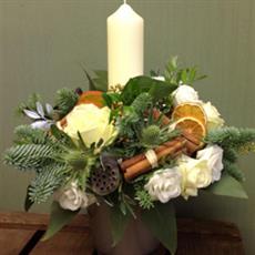 Christmas candle arrangement