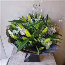 White Glitter Christmas Lily Bouquet