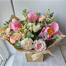 Signature Summer Bouquet - &#39;Peach Tea&#39;